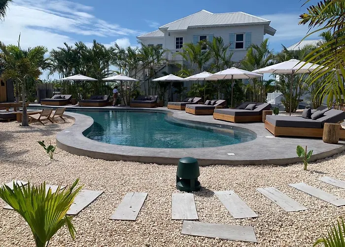 Livengood And Mistico Club Boat Shuttle Villa *
